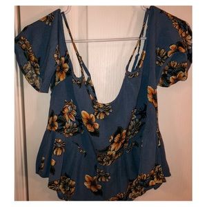 Off-The/Cut-Out Shoulder Cropped Flower Blouse.